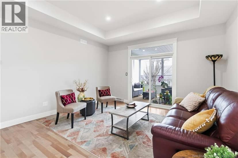 607 Royal Oaks Boulevard — photo 17 of 40