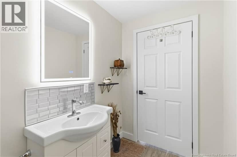 607 Royal Oaks Boulevard — photo 30 of 40