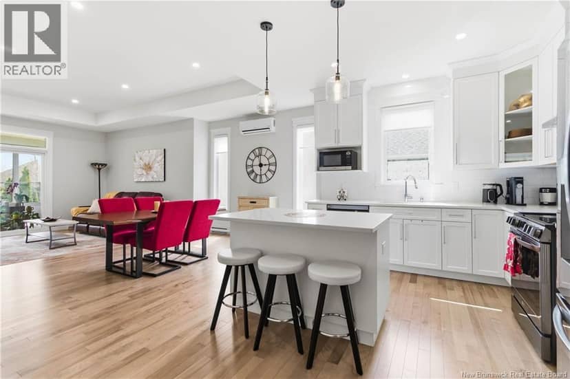607 Royal Oaks Boulevard — photo 7 of 40
