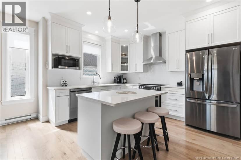 607 Royal Oaks Boulevard — photo 8 of 40