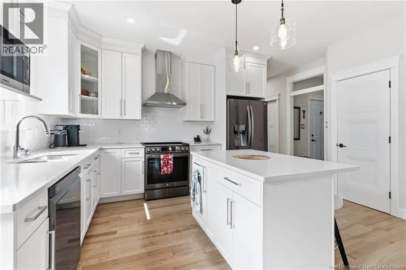 607 Royal Oaks Boulevard — photo 9 of 40