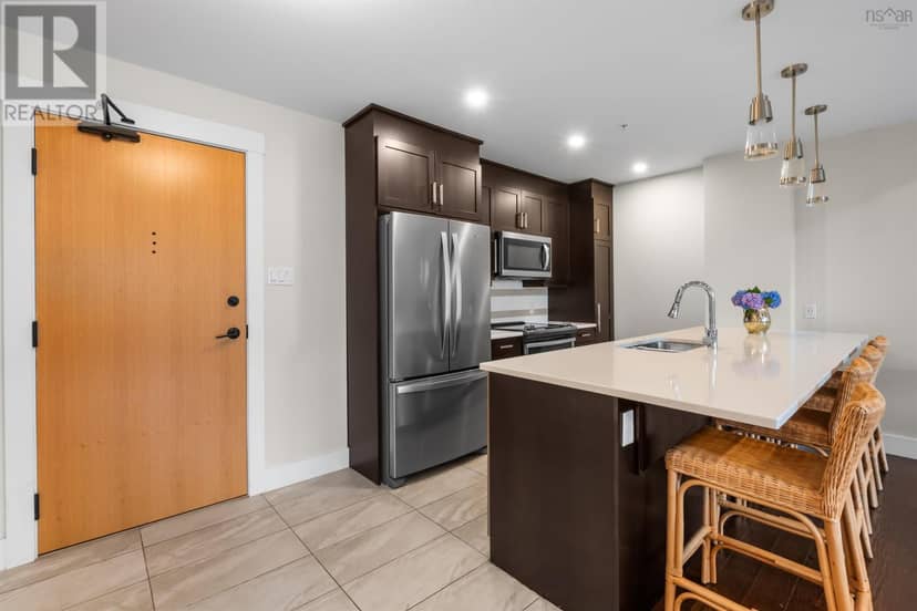310 1990 Vernon Street — photo 4 of 26
