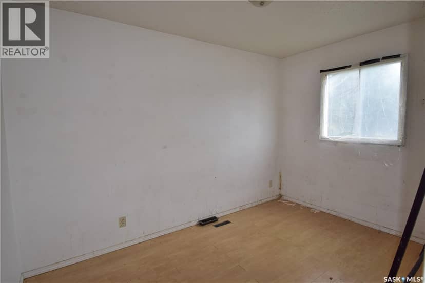 664 7th STREET E — photo 10 of 12
