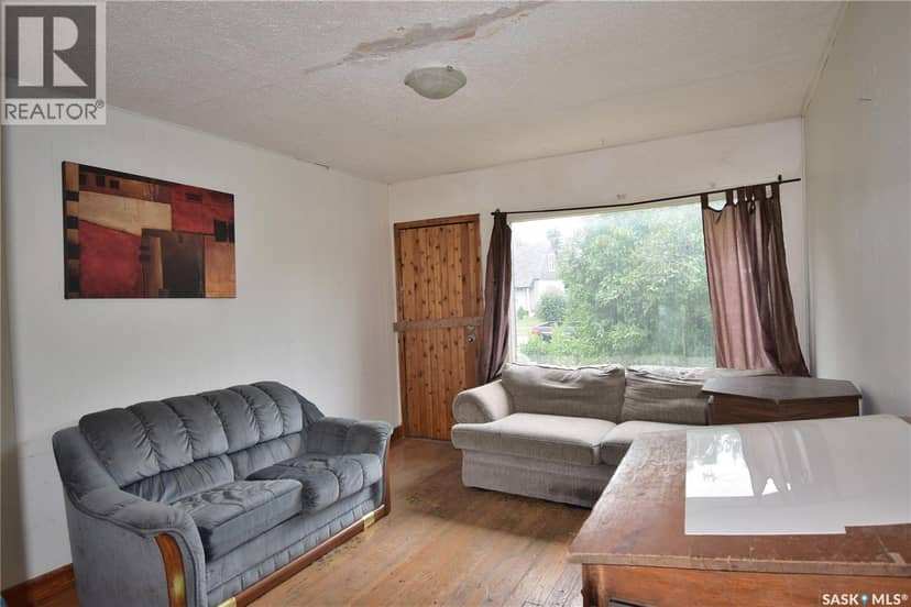 664 7th STREET E, Prince Albert, photo 2