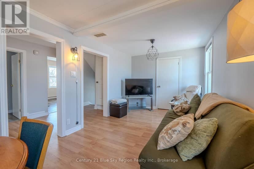647 Douglas Street — photo 24 of 40
