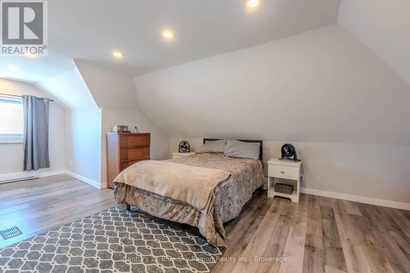 647 Douglas Street — photo 30 of 40