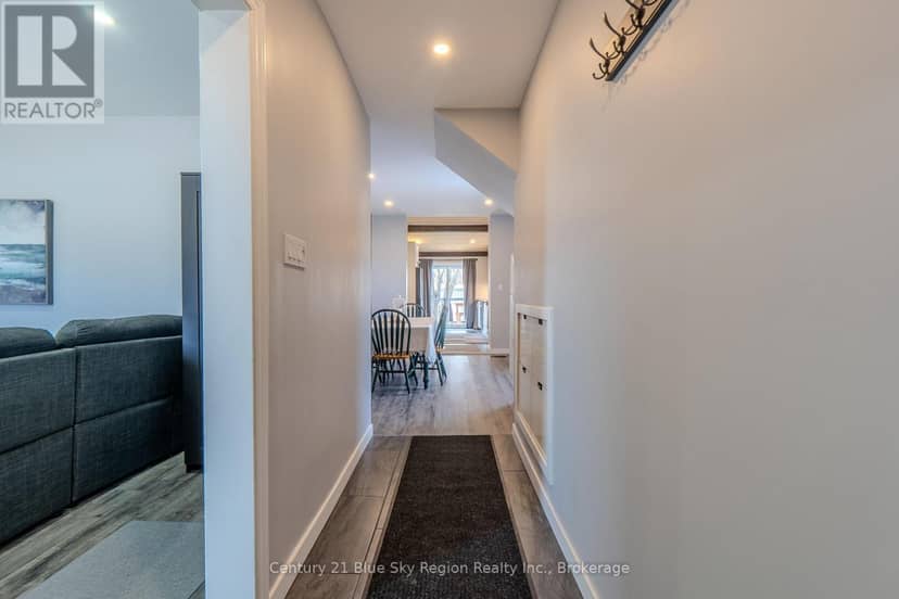 647 Douglas Street, North Bay, photo 4