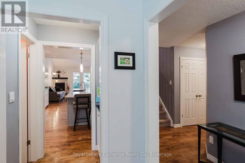 6 - 391 Joseph Street — photo 14 of 40