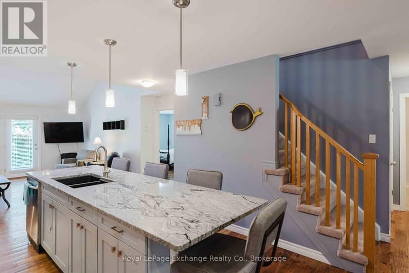 6 - 391 Joseph Street — photo 20 of 40