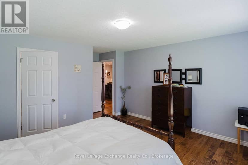 6 - 391 Joseph Street — photo 27 of 40