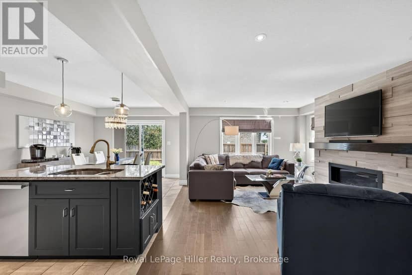 15 Robertson Drive — photo 8 of 40