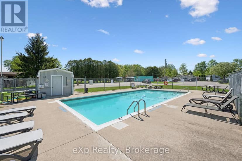 18 Jasper Heights Private — photo 39 of 40