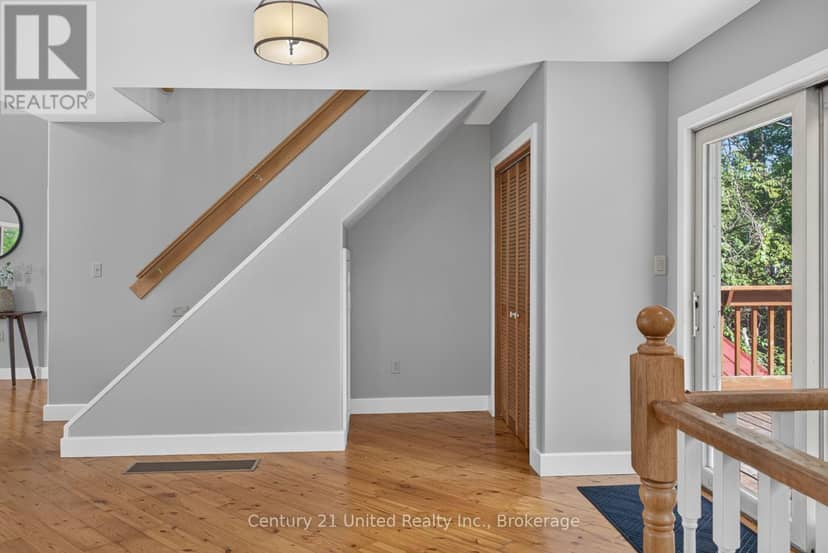2450 Victoria Springs Lane E, Selwyn, photo 4