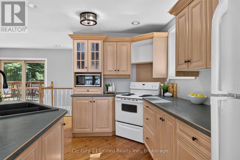 2450 Victoria Springs Lane E, Selwyn, photo 8