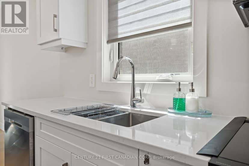 8-7966 Fallon Drive — photo 11 of 40