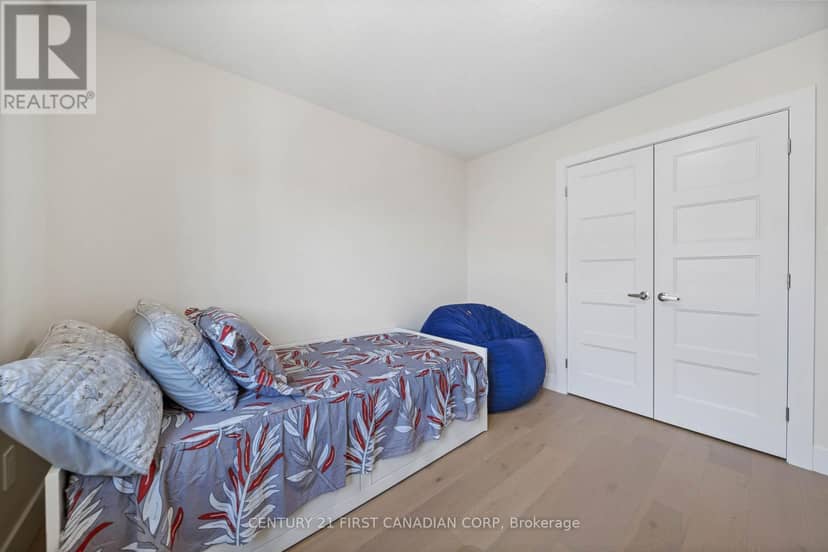 8-7966 Fallon Drive — photo 33 of 40