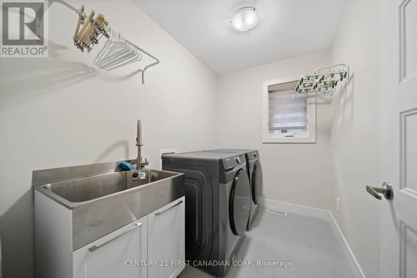 8-7966 Fallon Drive — photo 40 of 40