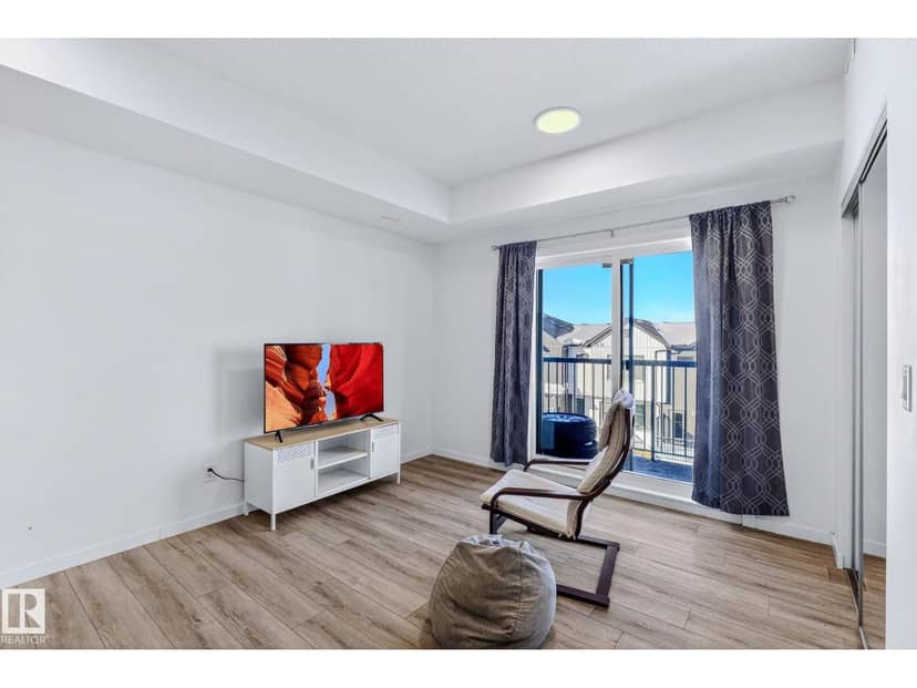 #301 864 Secord Bv NW — photo 10 of 18