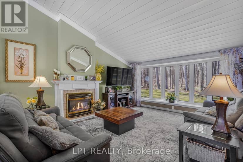 8180 Gibbs Road, Hawkesbury, photo 6