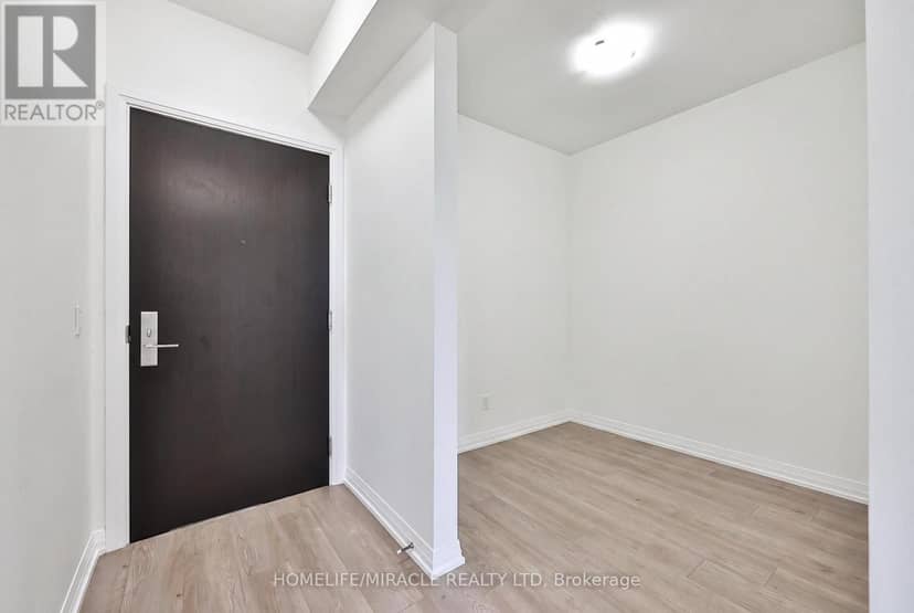 223 - 9000 Jane Street — photo 12 of 37