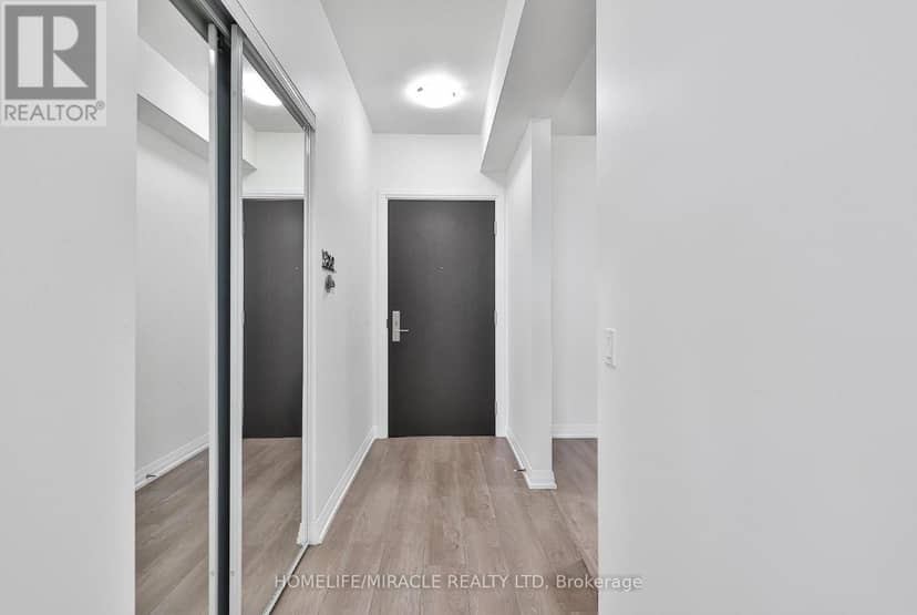 223 - 9000 Jane Street — photo 13 of 37