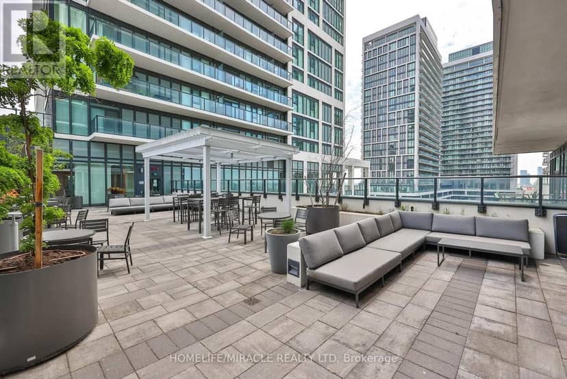 223 - 9000 Jane Street — photo 21 of 37