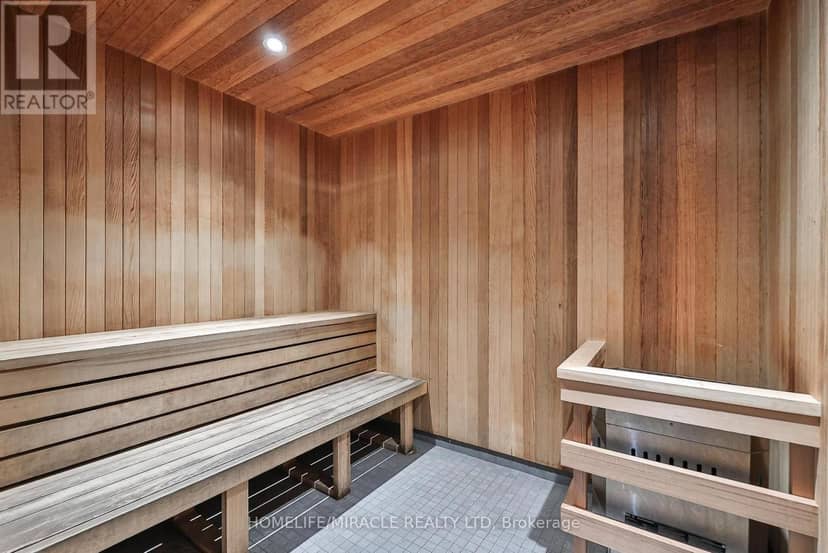 223 - 9000 Jane Street — photo 26 of 37
