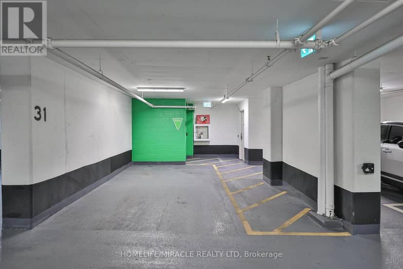 223 - 9000 Jane Street — photo 36 of 37