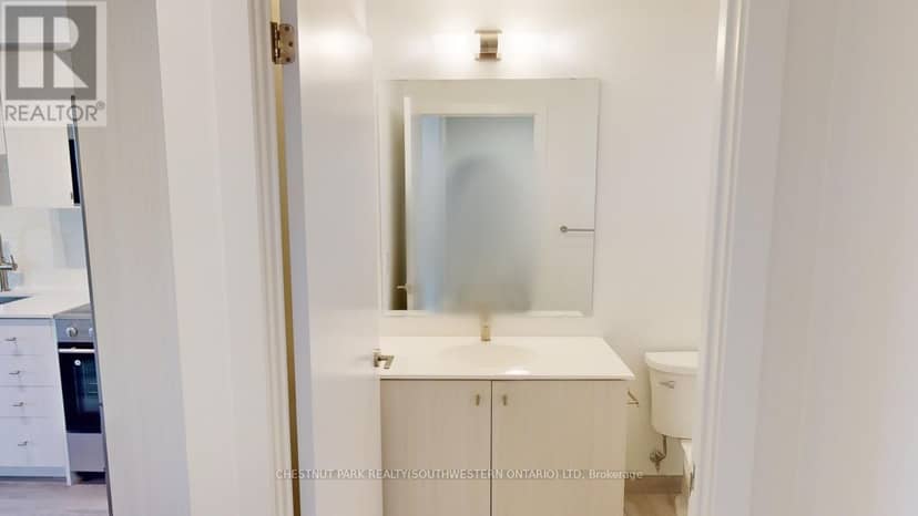 1704 - 15 Wellington Street — photo 14 of 34