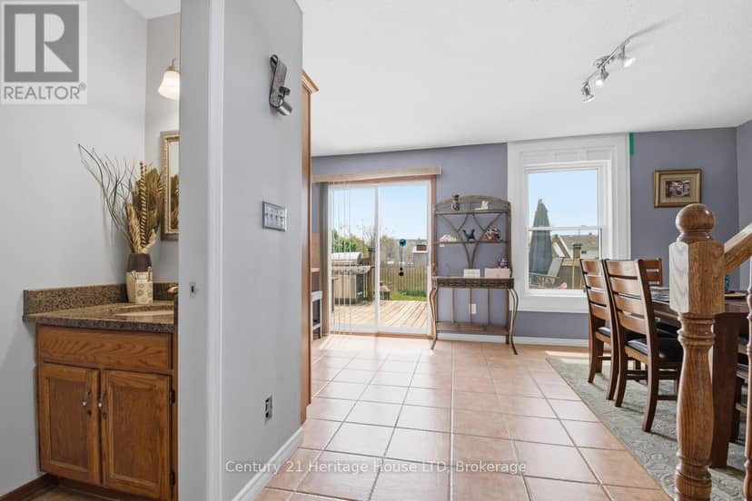 6864 Sunrise Court — photo 17 of 40