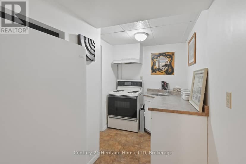 6864 Sunrise Court — photo 31 of 40