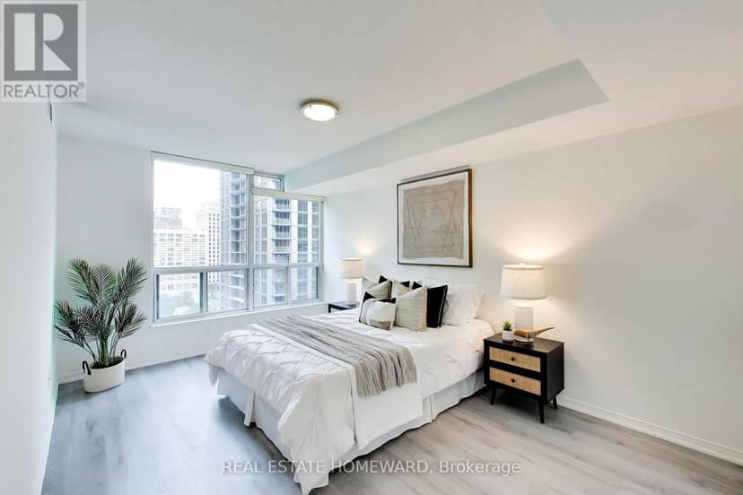 1511 - 750 Bay Street — photo 9 of 29