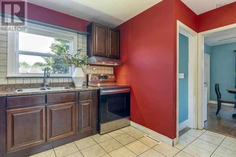 10 Westwood Drive — photo 15 of 40