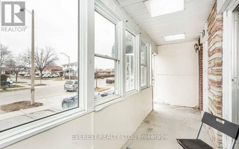7549 Catalpa Road — photo 2 of 14