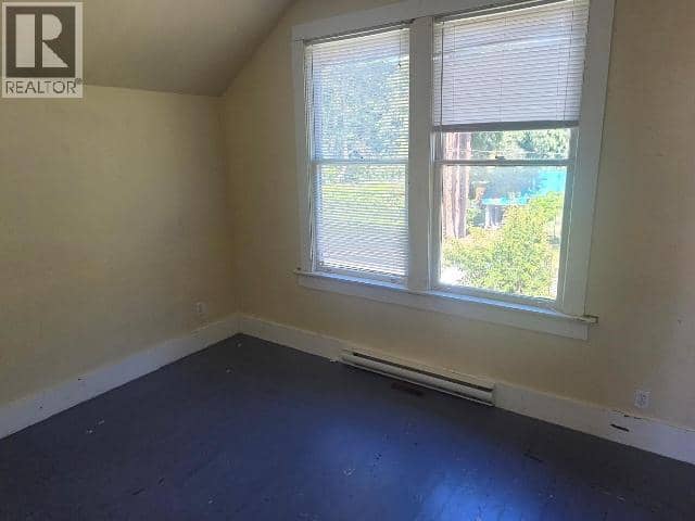 6324 CEDAR STREET, Powell River, photo 3