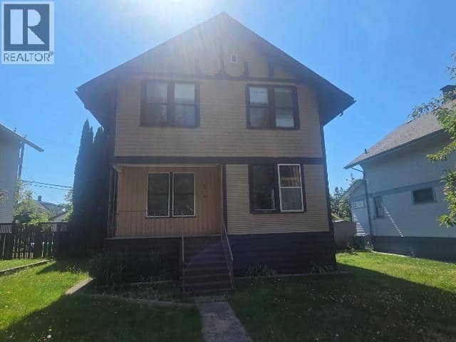 6324 CEDAR STREET, Powell River, photo 2