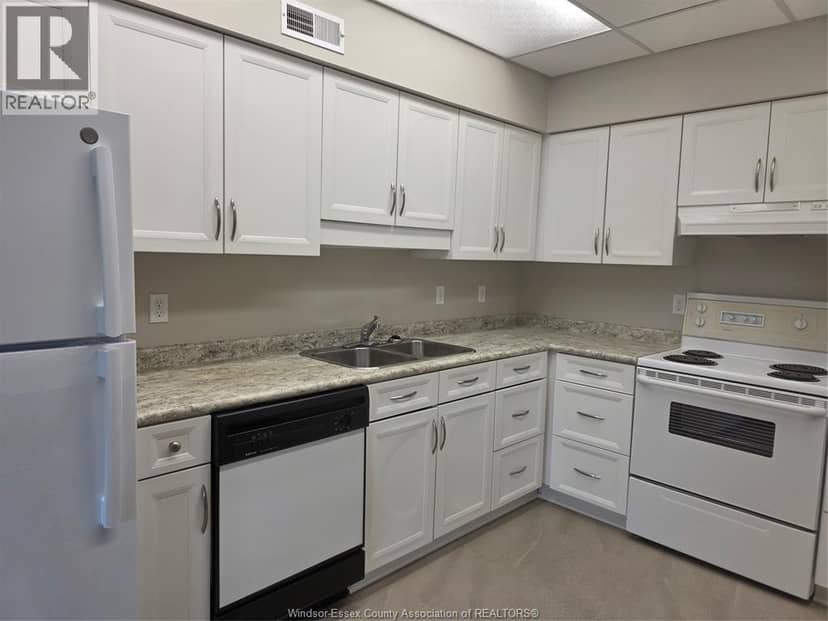 3795 SOUTHWINDS DRIVE Unit# 206 — photo 2 of 13