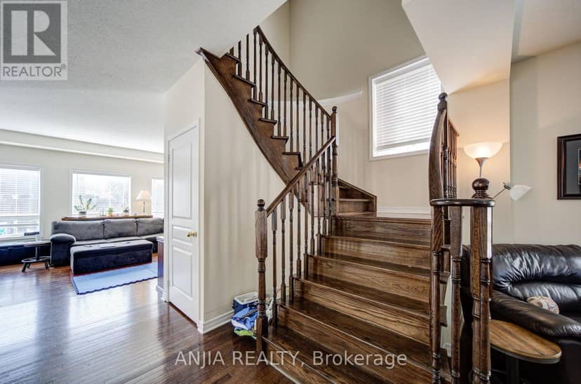 102 Westminster Circle — photo 5 of 20