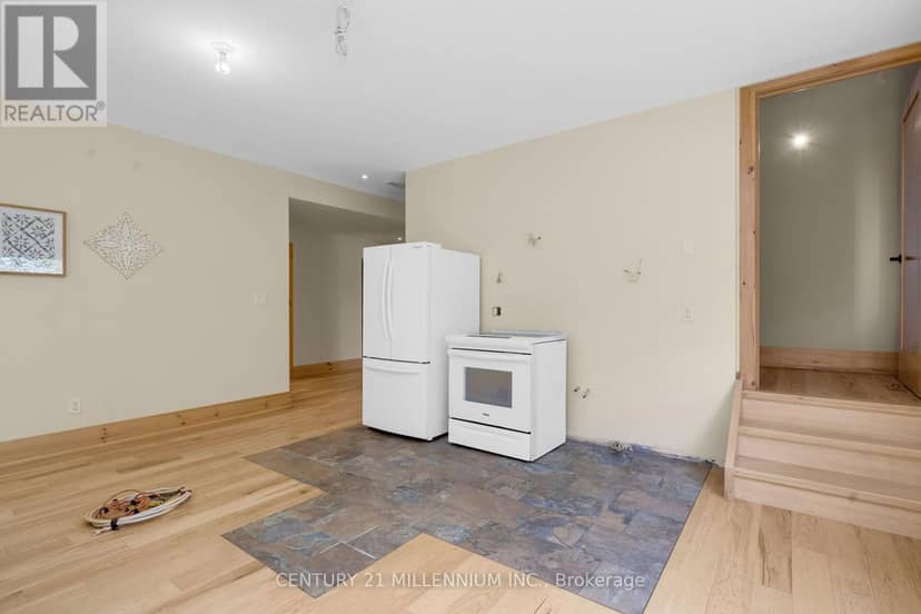 5204 Ninth Line — photo 28 of 40