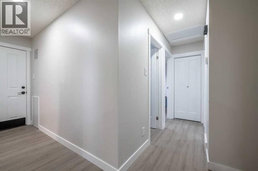6036 4 Street NE — photo 10 of 40