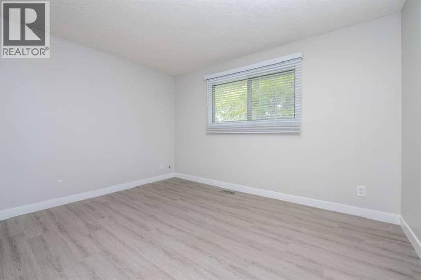 6036 4 Street NE — photo 15 of 40