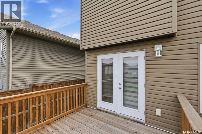 150 Henick CRESCENT — photo 27 of 35