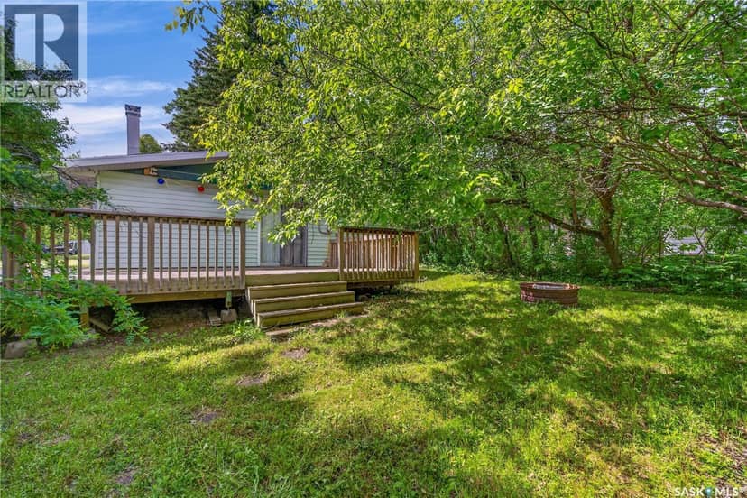 8 Mallard AVENUE — photo 4 of 29