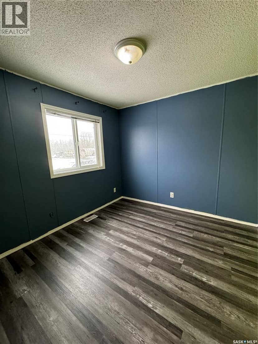 701 2nd AVENUE E — photo 5 of 13