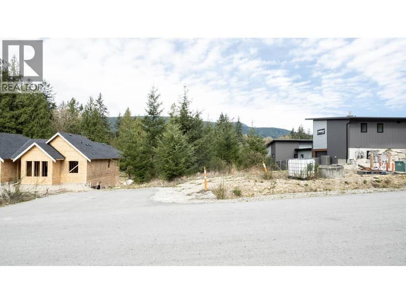 1221 CASTLE ROAD, Gibsons, photo 3