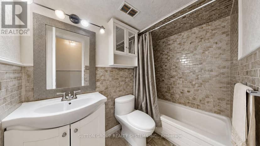 1811 - 85 Emmett Avenue — photo 8 of 35