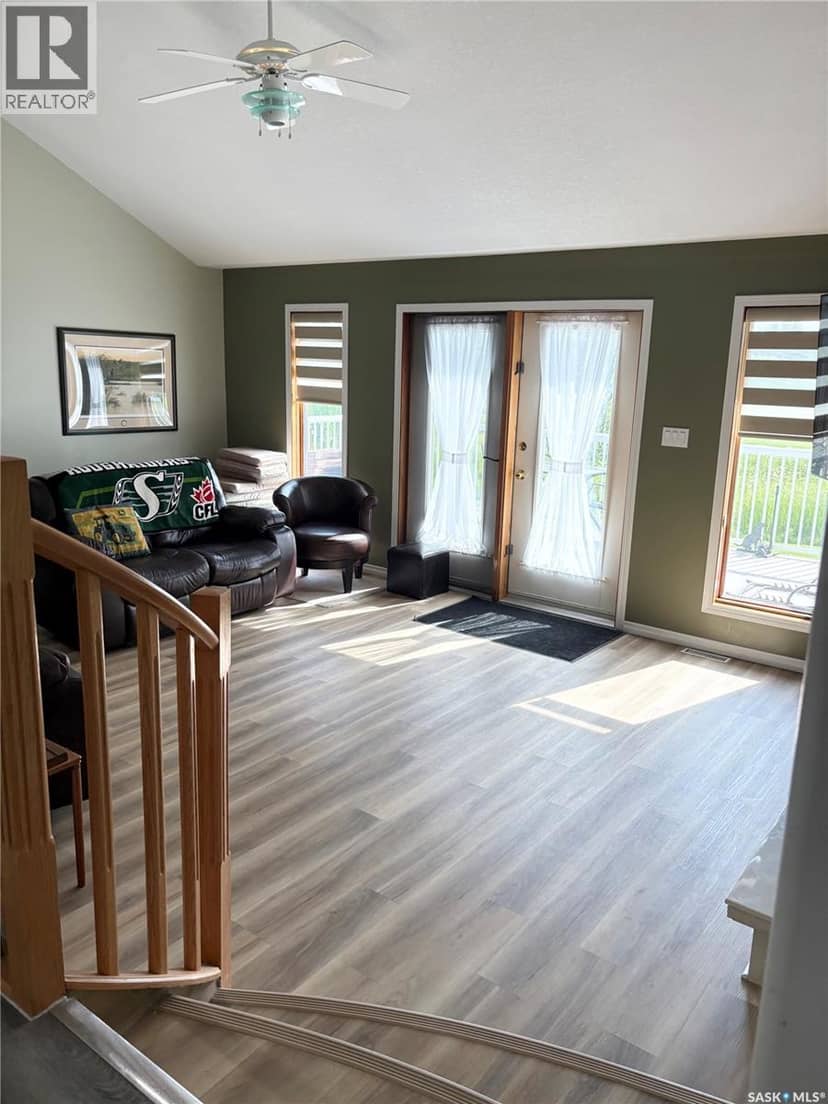230 Augusta PLACE — photo 9 of 32