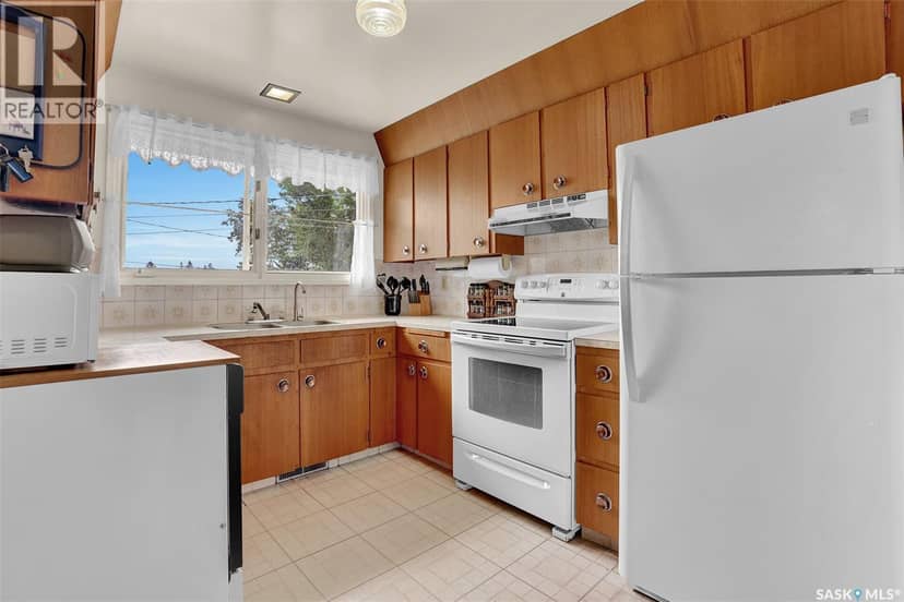 4825 Sherwood DRIVE — photo 11 of 39