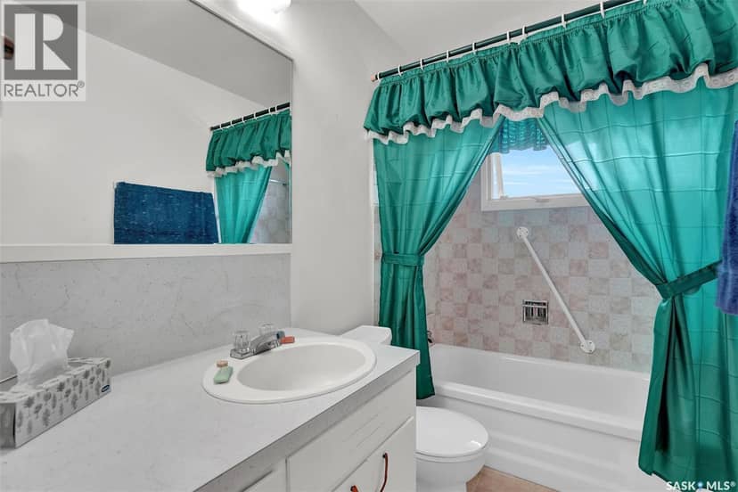 4825 Sherwood DRIVE — photo 15 of 39