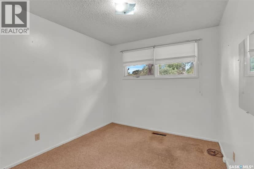 4825 Sherwood DRIVE — photo 18 of 39